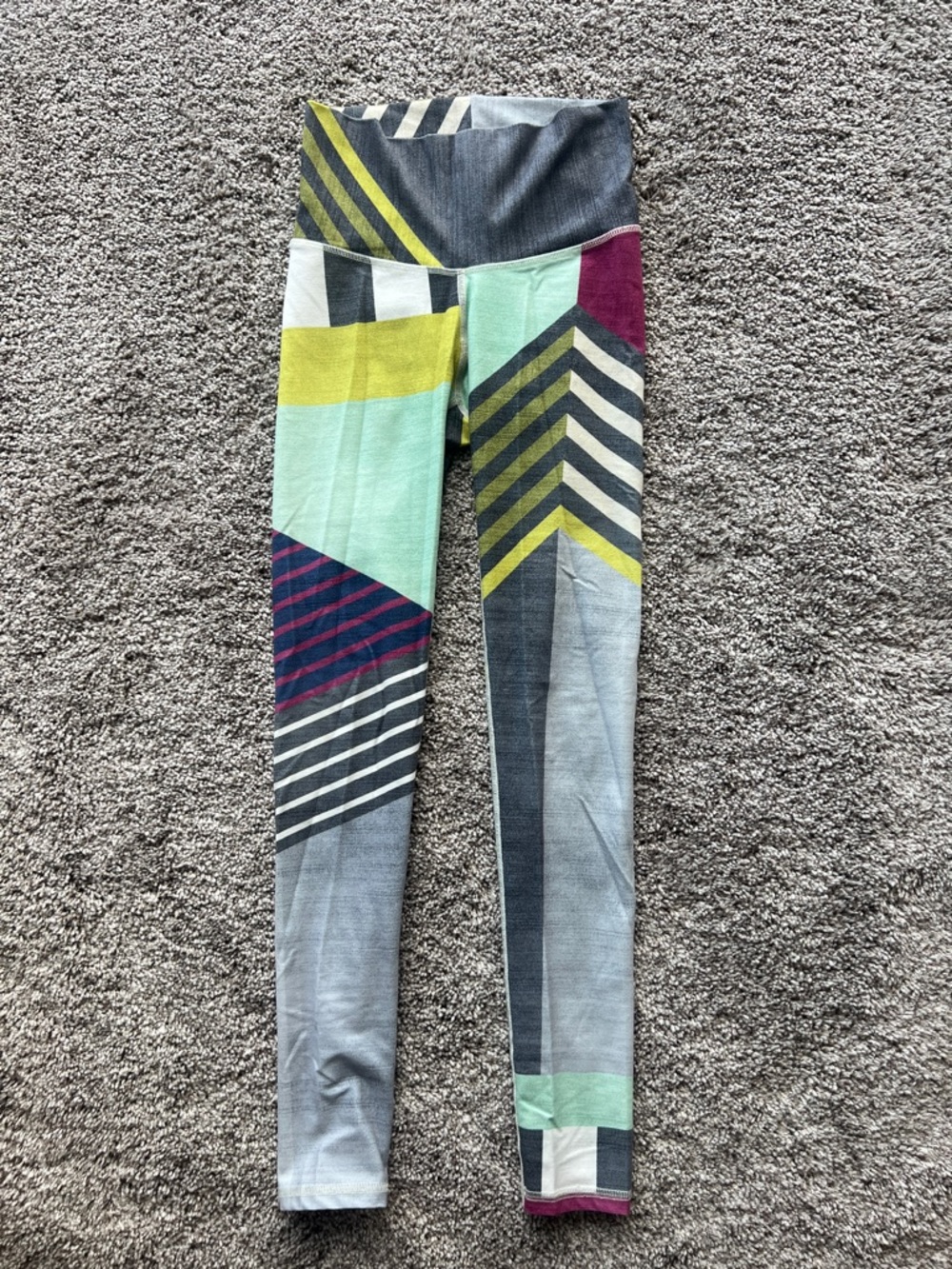 Niyama Sol Girls' Geometric Mint, Gray & Magenta Leggings